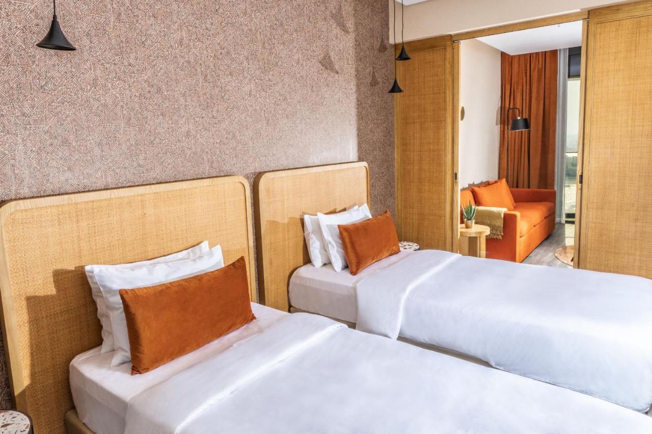 The House Hotel Al Khiran Exterior foto